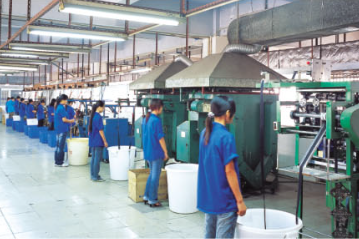 Khu sản xuất dây khóa kéo kim loại
